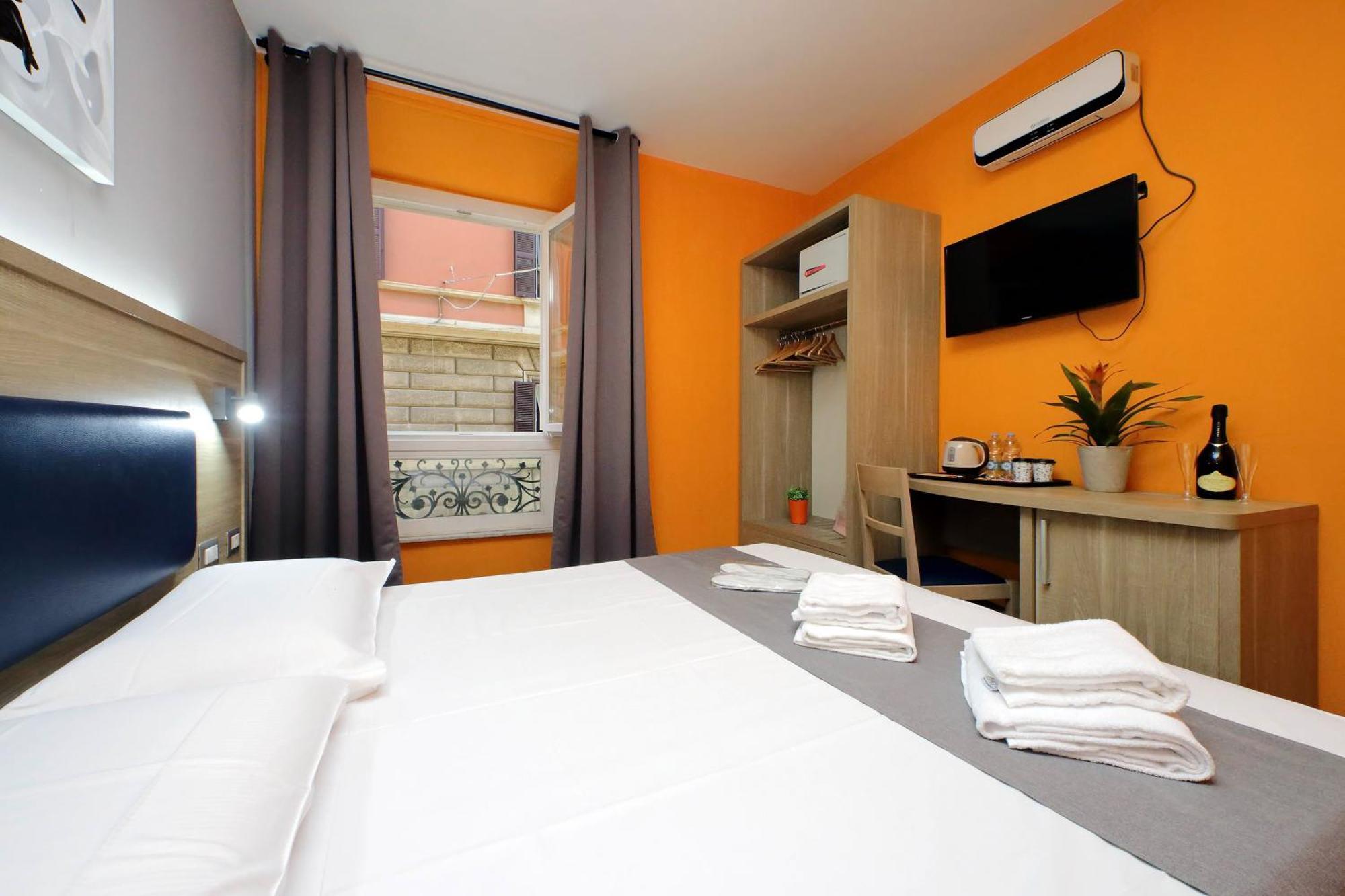 Lhg Comfy Rooms Rome Exterior photo