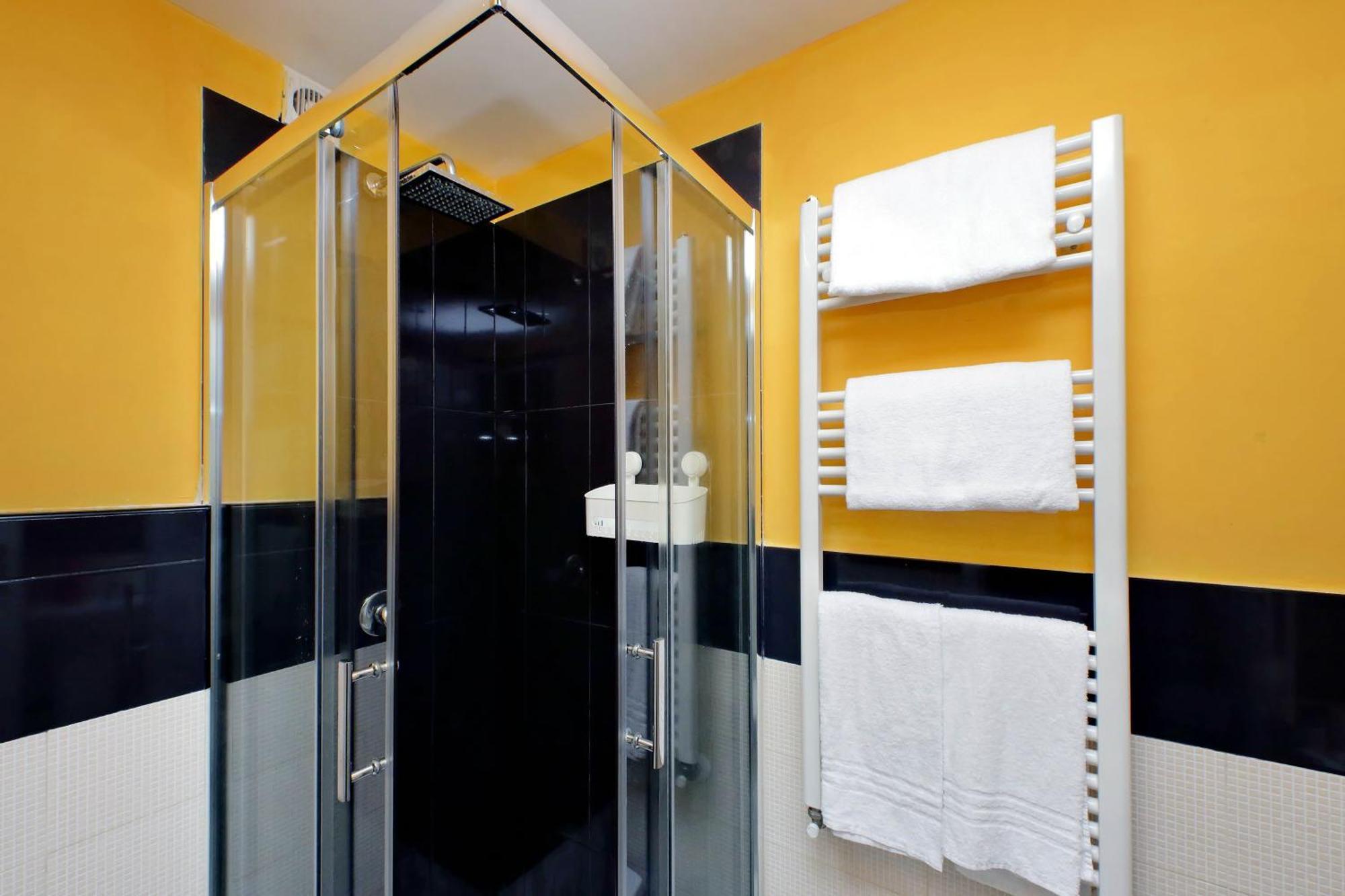 Lhg Comfy Rooms Rome Exterior photo
