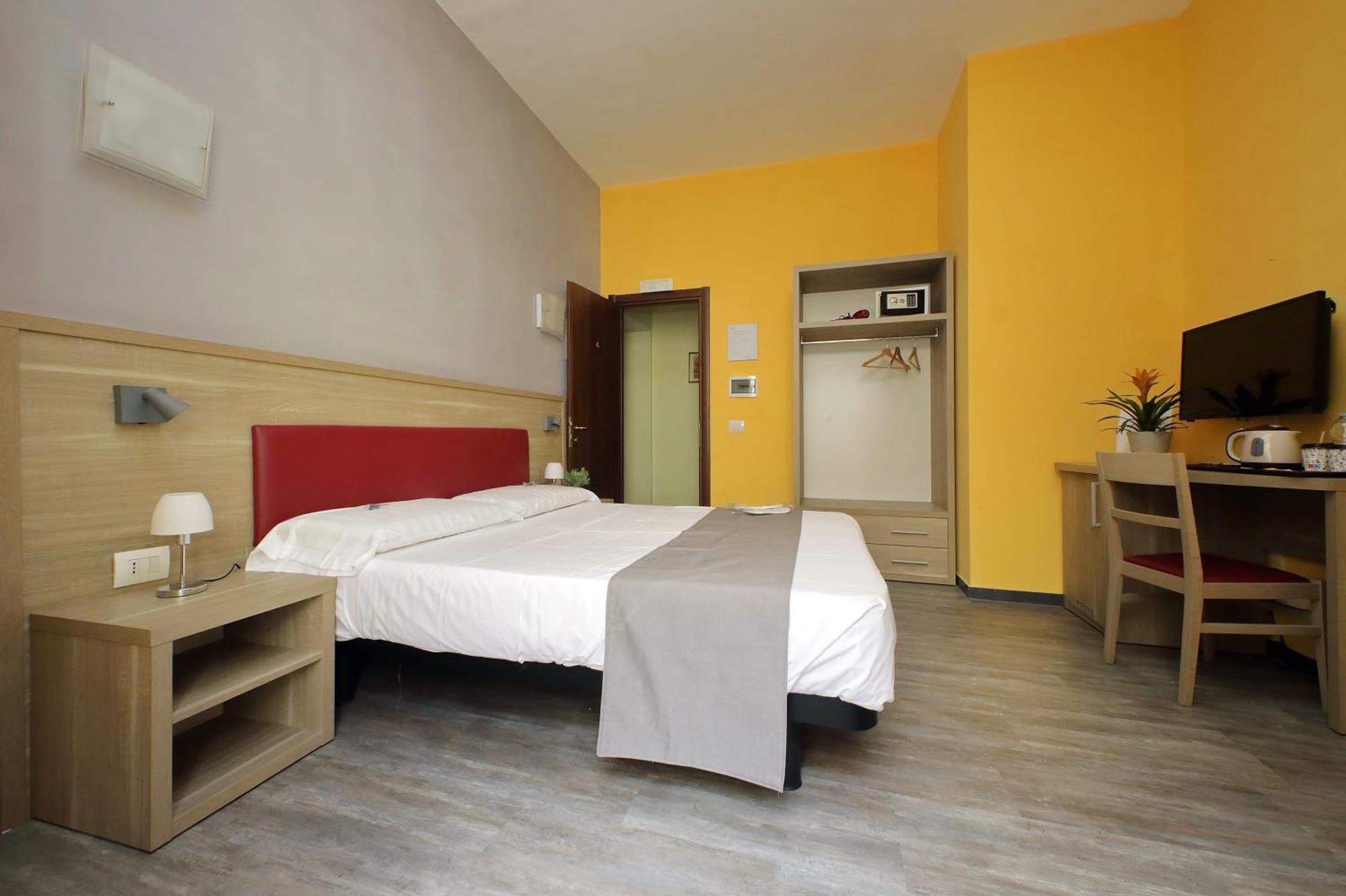 Lhg Comfy Rooms Rome Exterior photo
