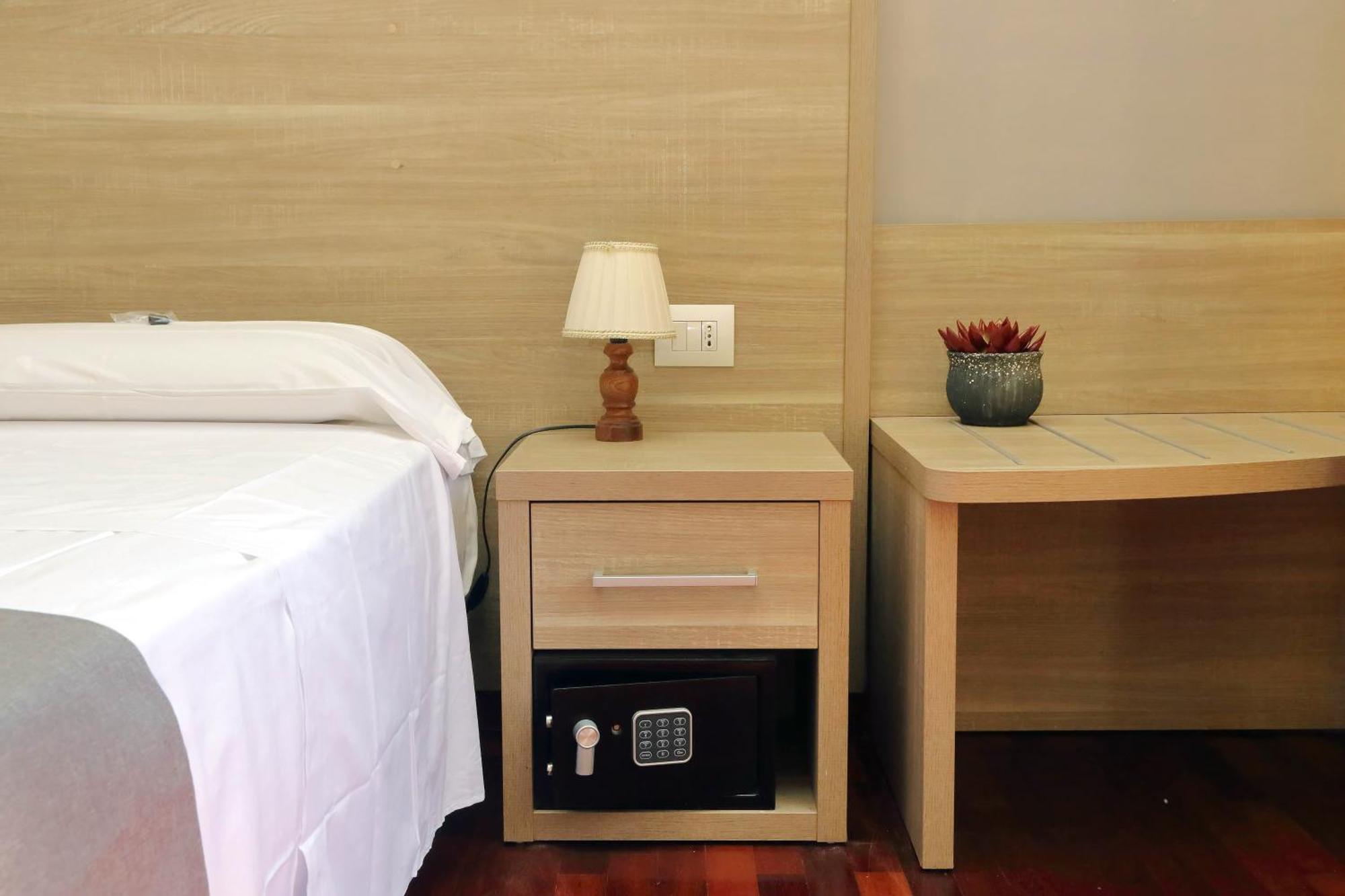 Lhg Comfy Rooms Rome Exterior photo