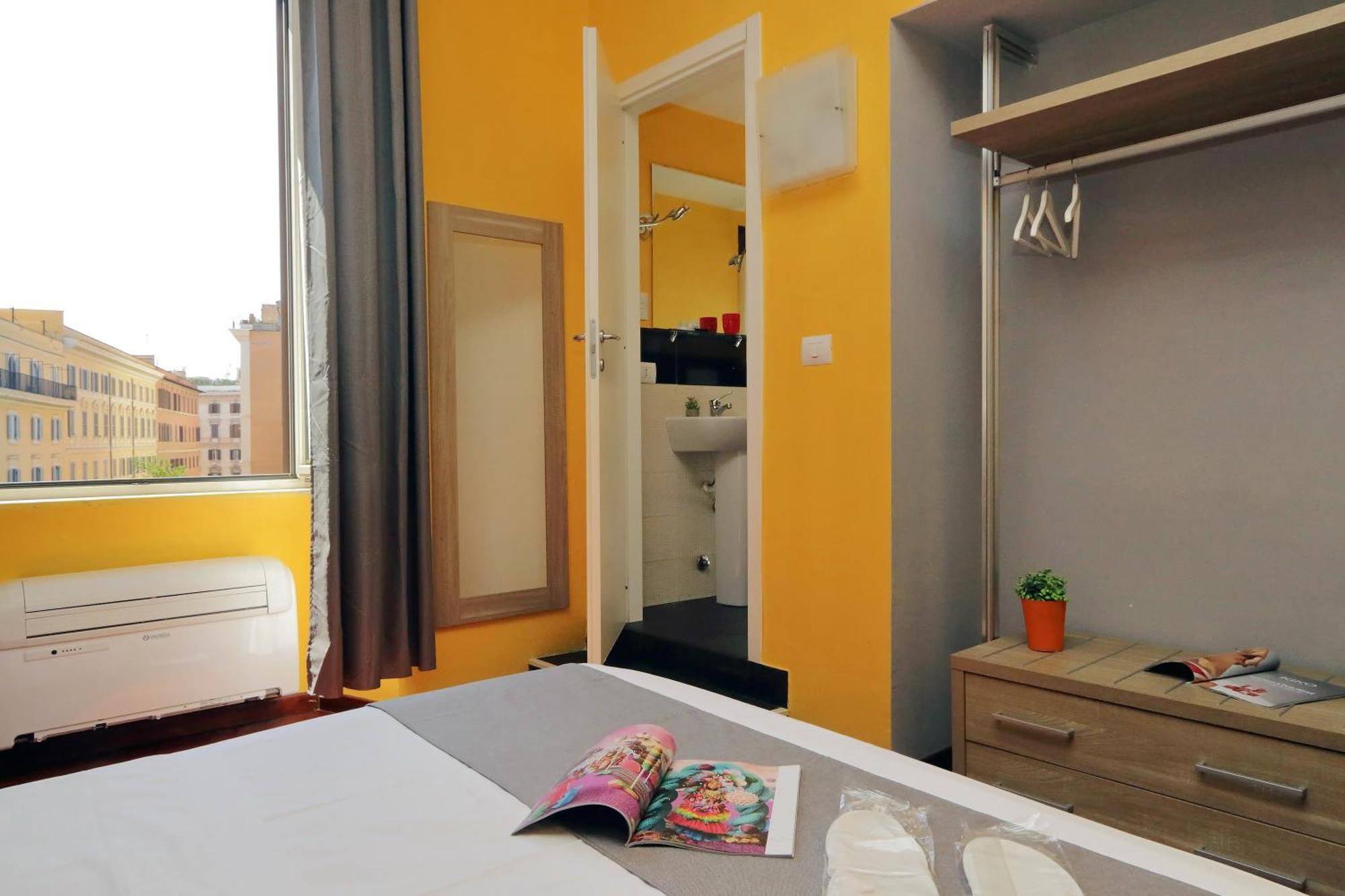 Lhg Comfy Rooms Rome Exterior photo