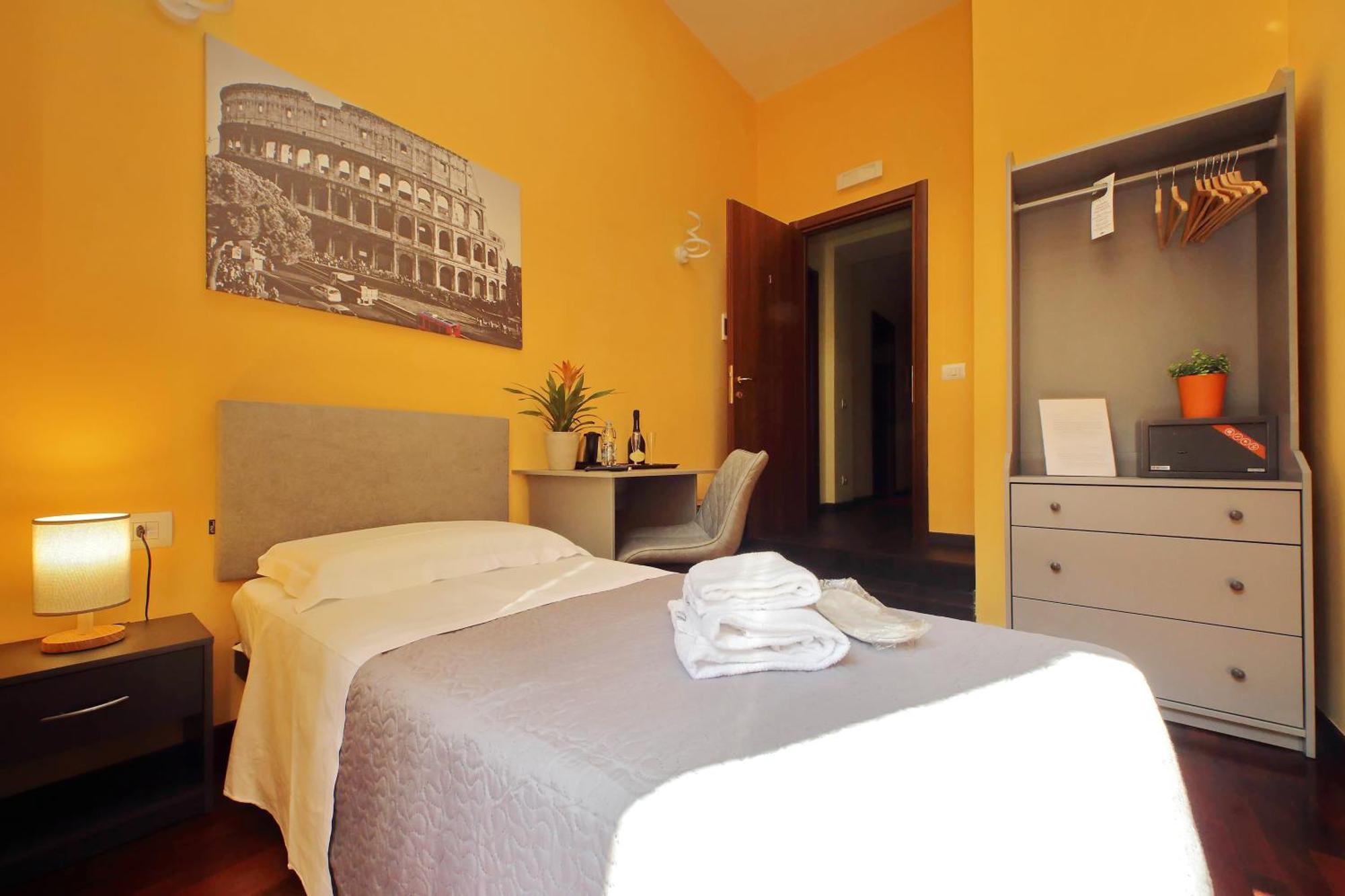 Lhg Comfy Rooms Rome Exterior photo