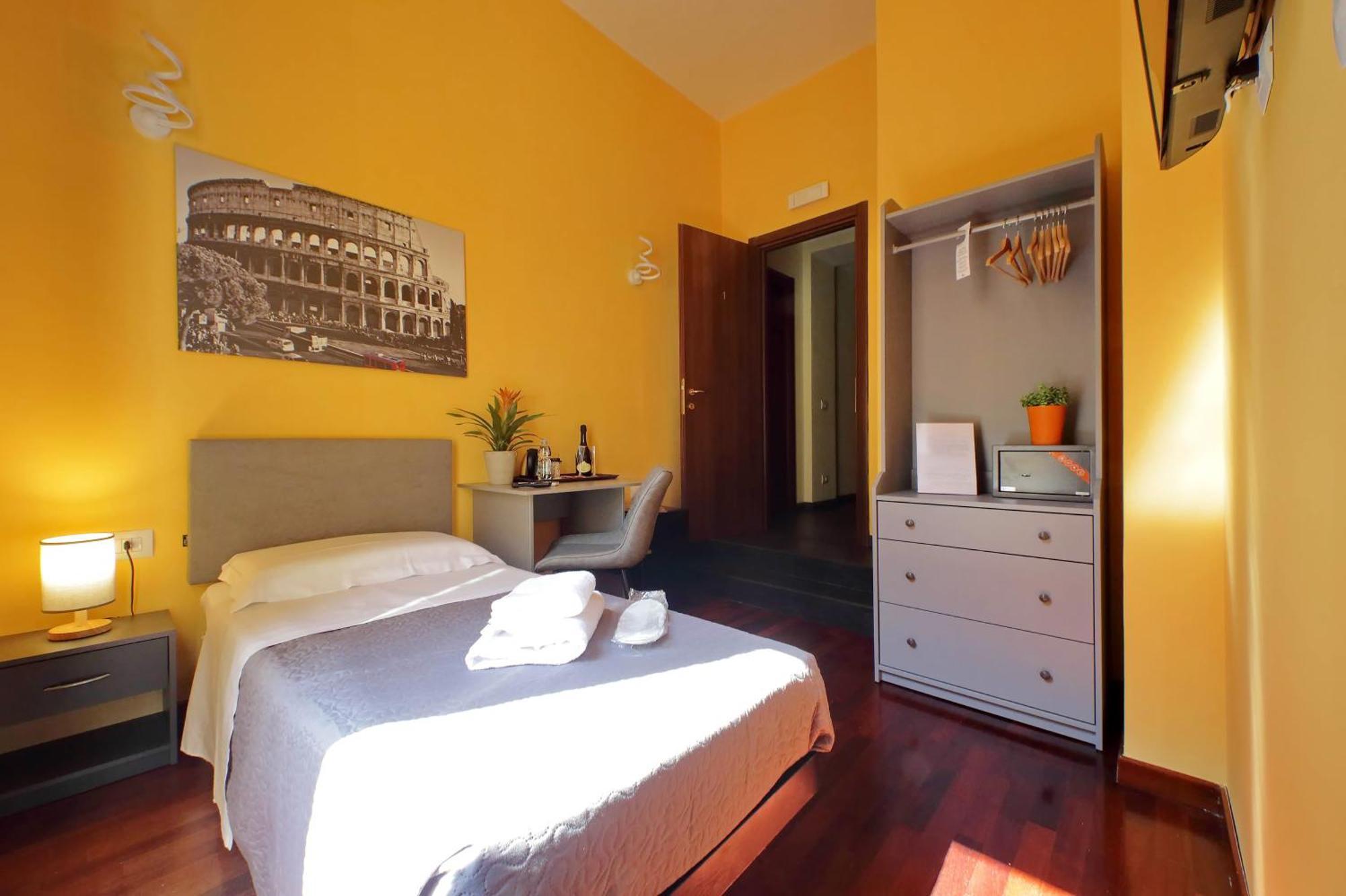 Lhg Comfy Rooms Rome Exterior photo